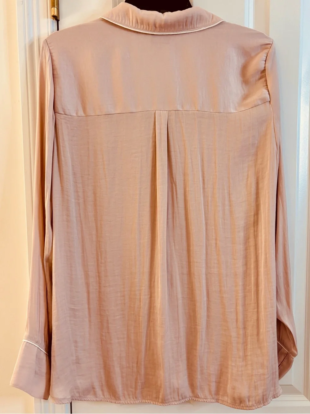 GAP Body Blush Pink Satiny Pajama Set Loungewear Button Up Lightweight L / M EUC